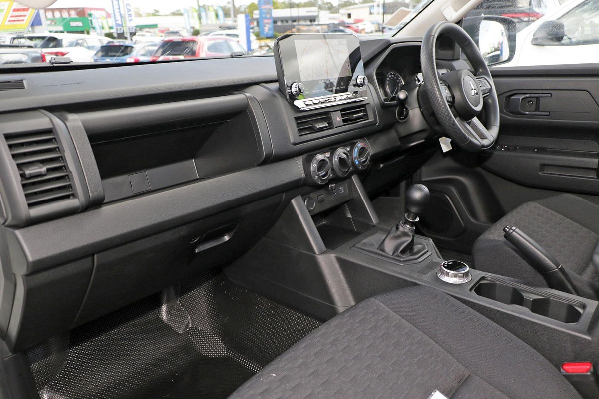 2025 Mitsubishi Triton GLX MV 4X4