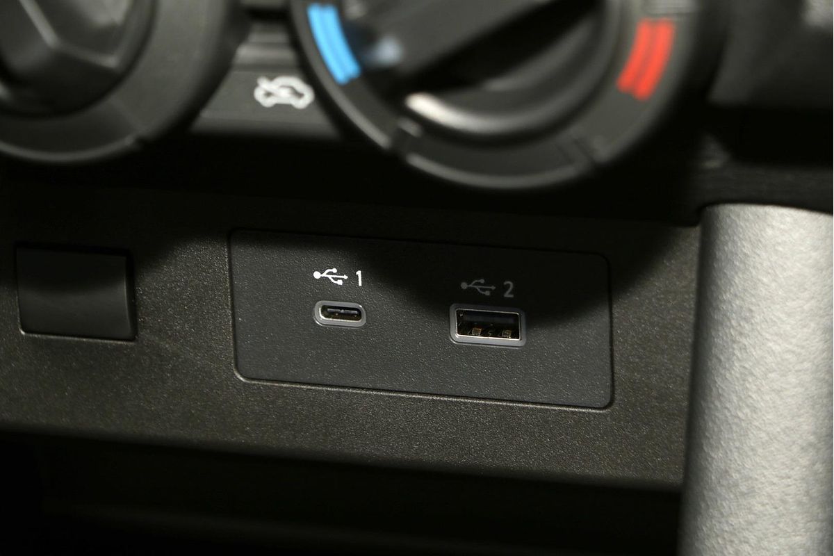 2025 Mitsubishi Triton GLX MV 4X4