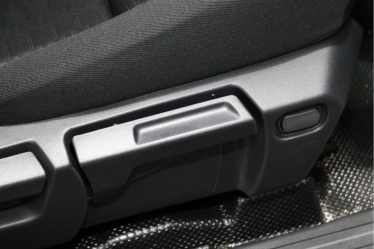 2025 Mitsubishi Triton GLX MV 4X4