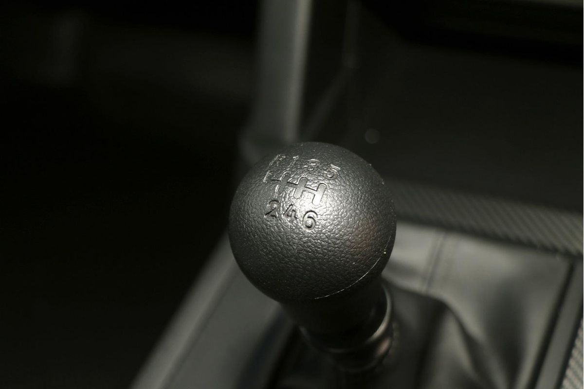 2025 Mitsubishi Triton GLX MV 4X4