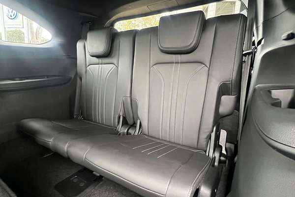 2025 Isuzu MU-X LS-T