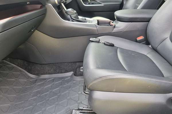 2020 Toyota RAV4 Cruiser AXAH54R