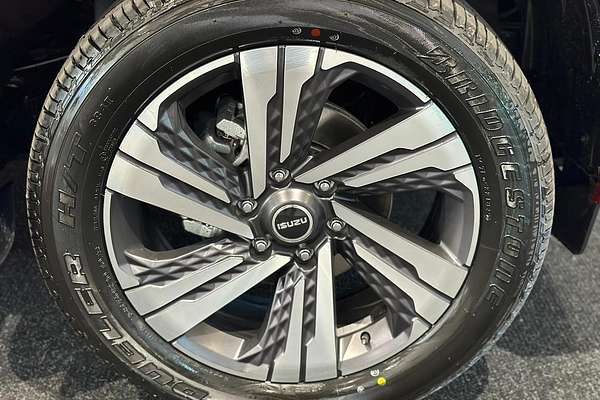 2025 Isuzu MU-X LS-T