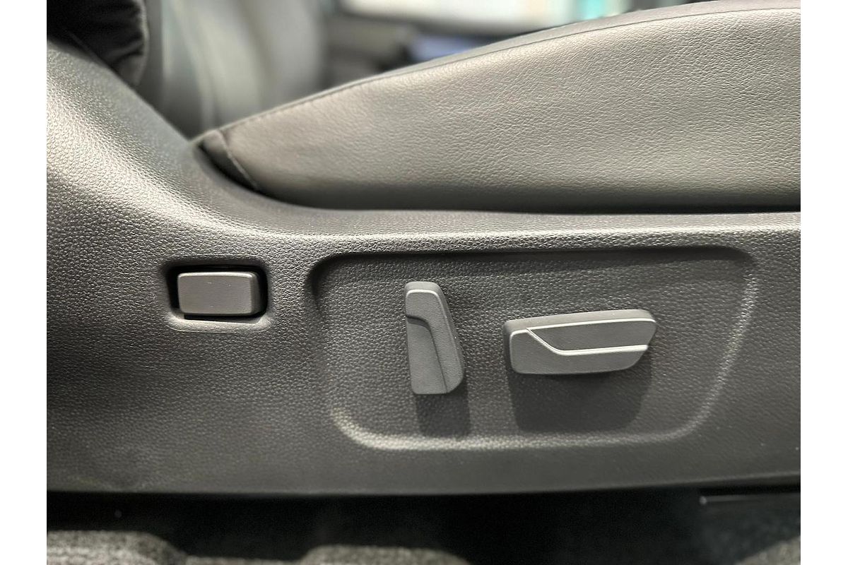 2025 Isuzu MU-X LS-T