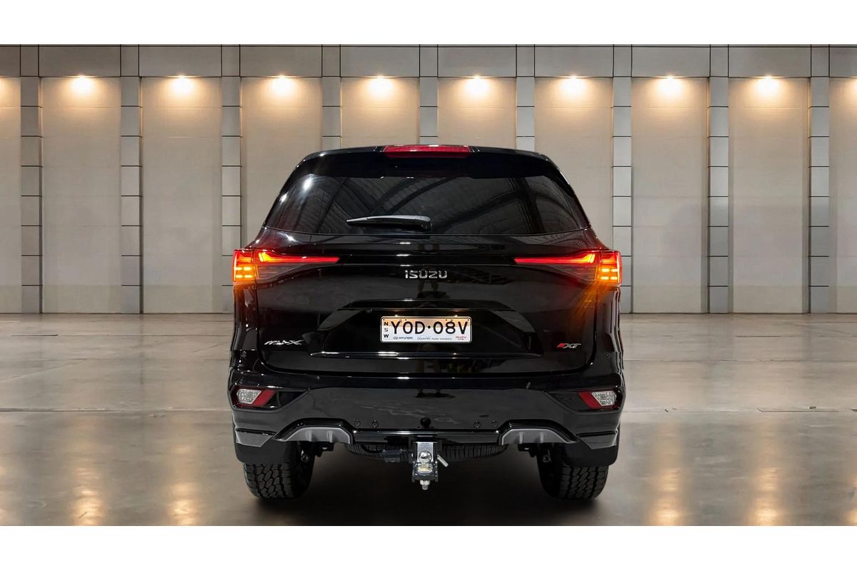 2025 Isuzu MU-X X-TERRAIN