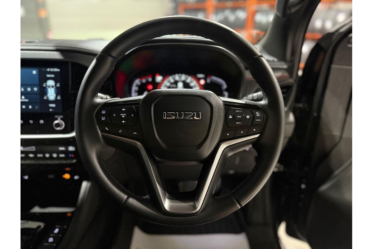 2025 Isuzu MU-X X-TERRAIN