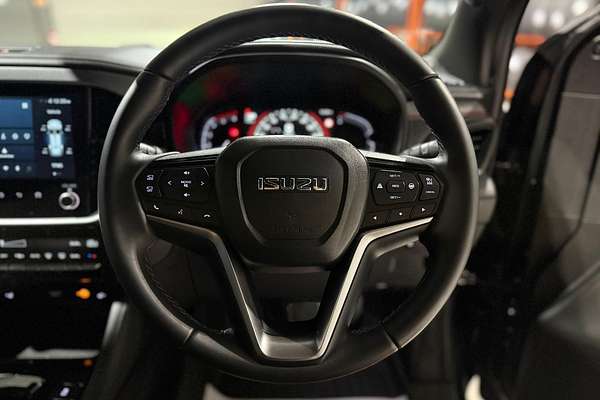 2025 Isuzu MU-X X-TERRAIN