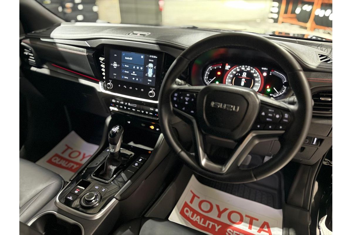 2025 Isuzu MU-X X-TERRAIN