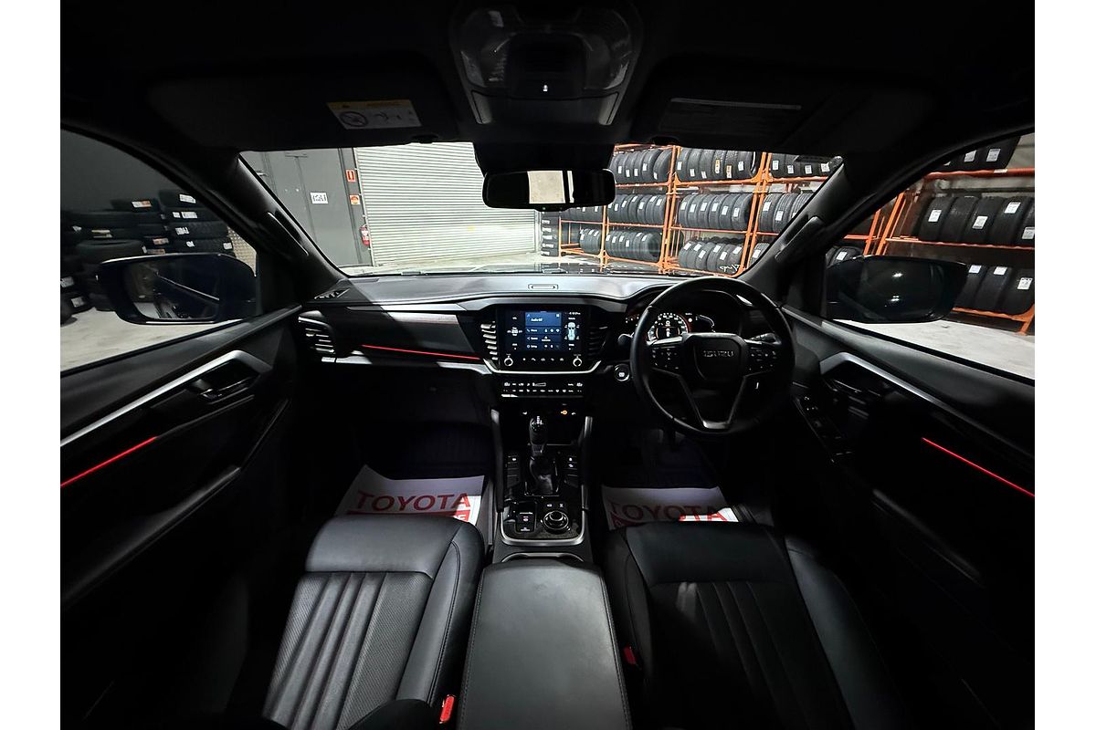 2025 Isuzu MU-X X-TERRAIN