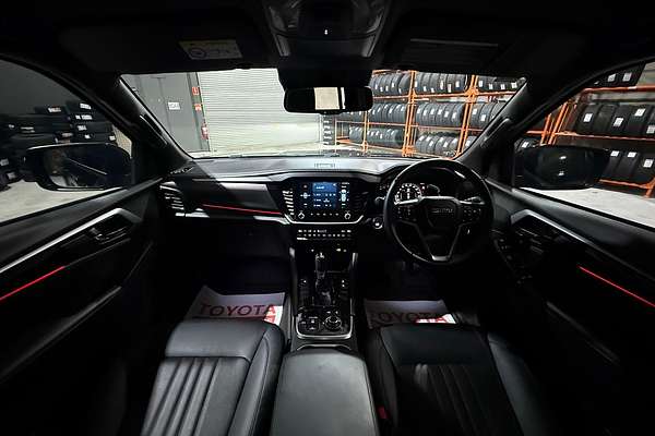 2025 Isuzu MU-X X-TERRAIN