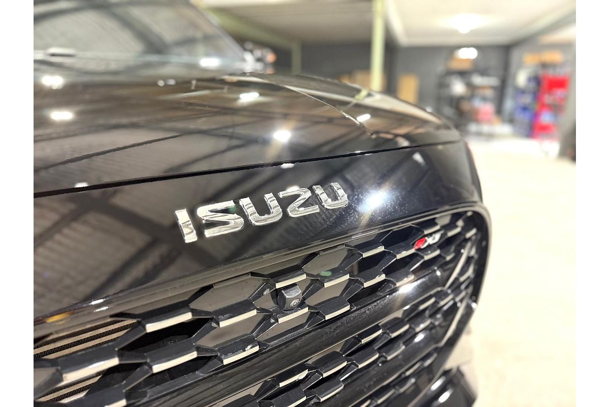 2025 Isuzu MU-X X-TERRAIN