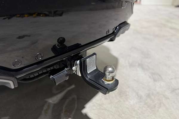 2025 Isuzu MU-X X-TERRAIN