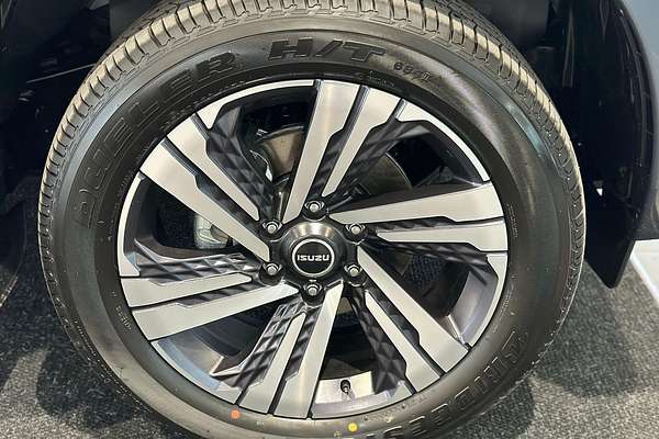 2025 Isuzu MU-X LS-T
