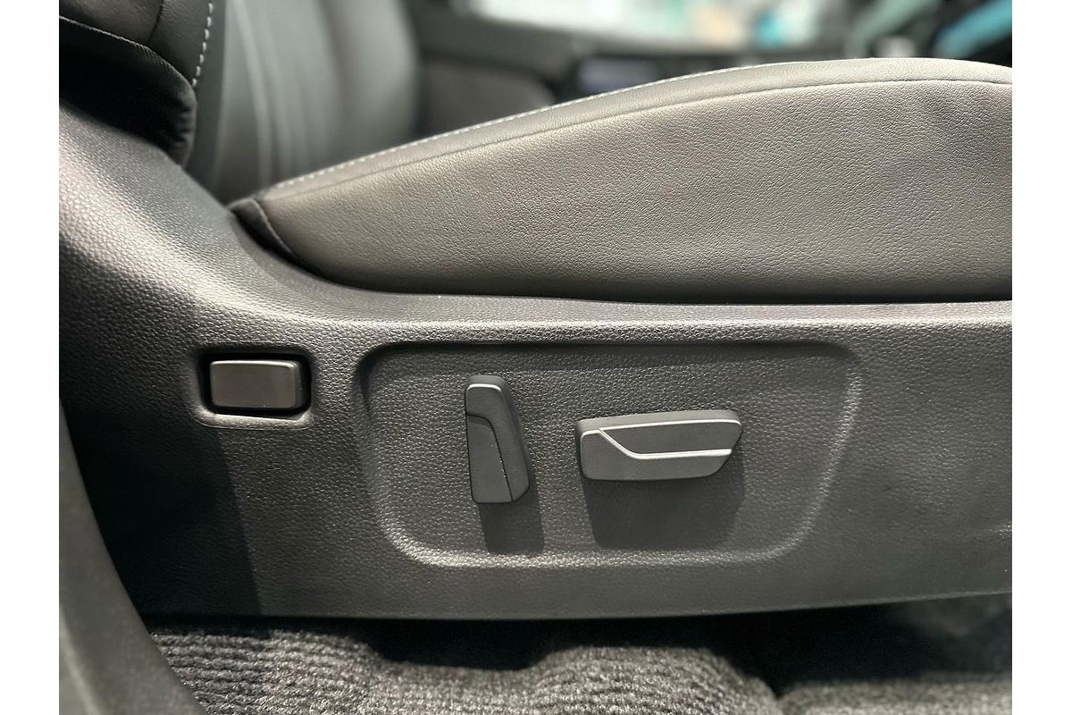 2025 Isuzu MU-X LS-T