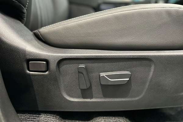 2025 Isuzu MU-X LS-T