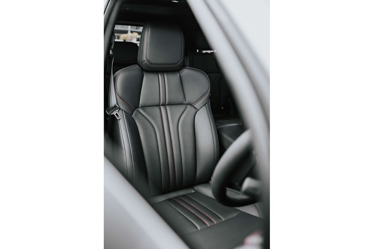 2025 Isuzu MU-X X-TERRAIN