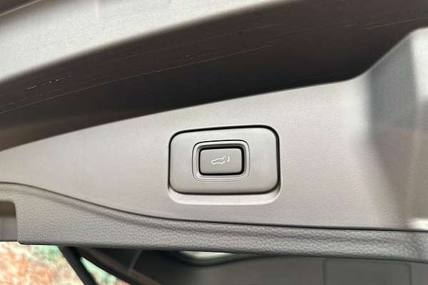 2025 Isuzu MU-X LS-T