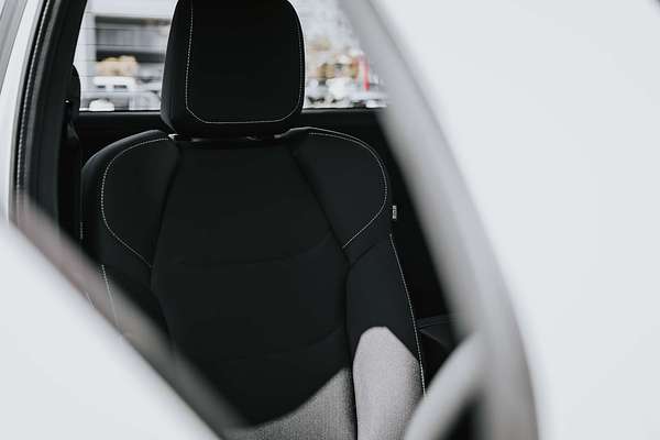 2025 Isuzu D-MAX SX  4X4