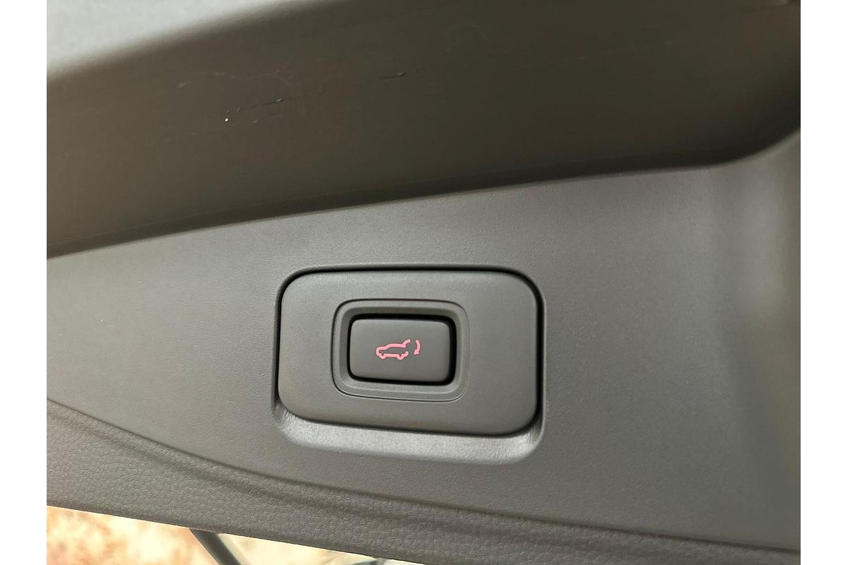 2025 Isuzu MU-X LS-U