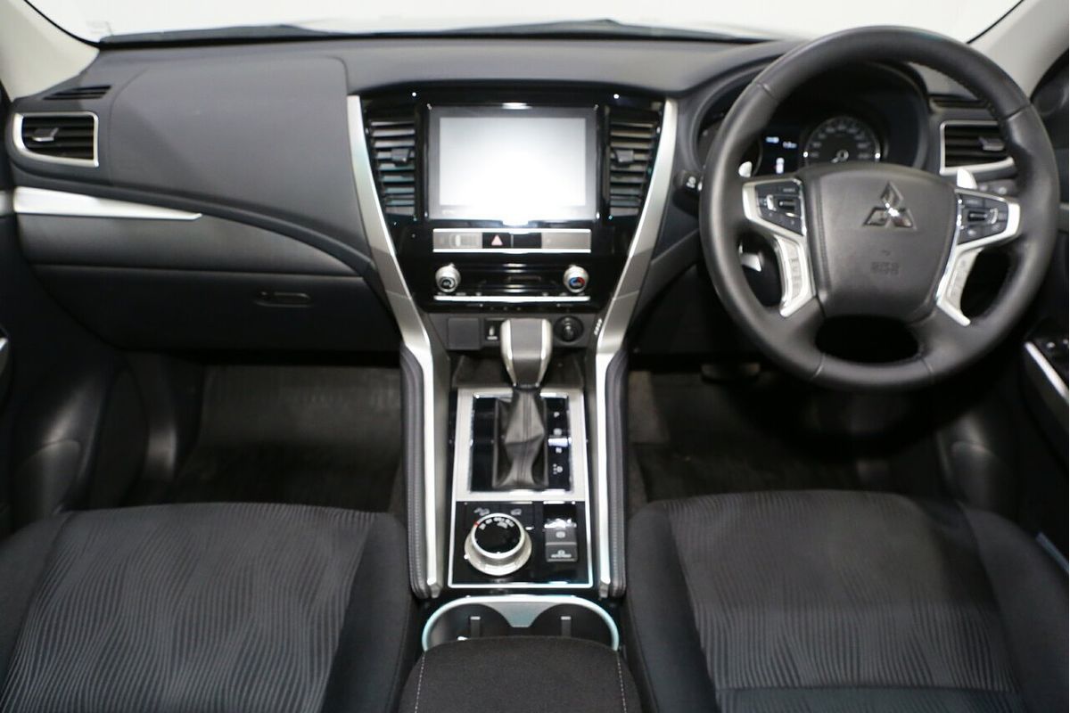 2024 Mitsubishi Pajero Sport GLX QF