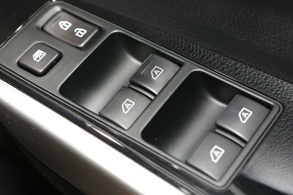 2024 Mitsubishi Pajero Sport GLX QF