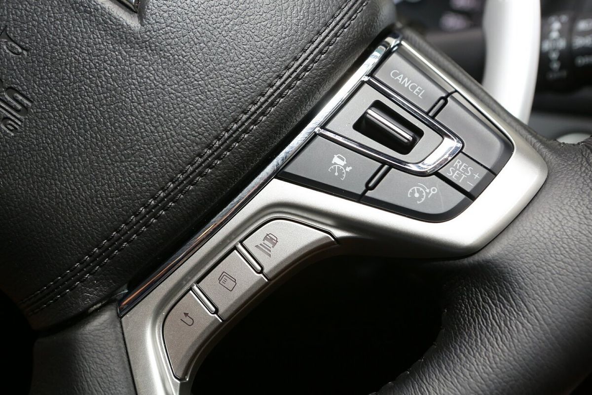 2024 Mitsubishi Pajero Sport GLX QF