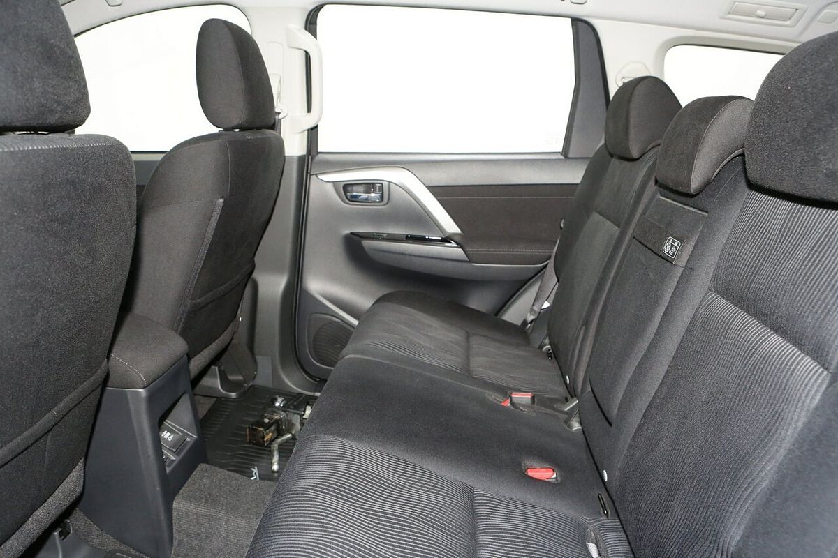 2024 Mitsubishi Pajero Sport GLX QF