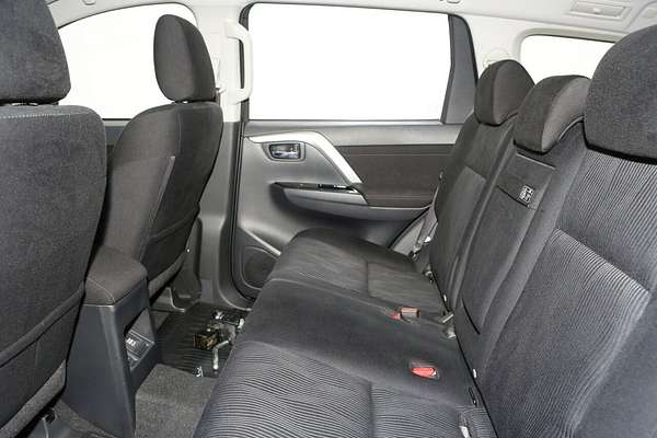 2024 Mitsubishi Pajero Sport GLX QF