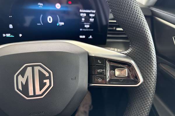 2024 MG HS Excite AS33