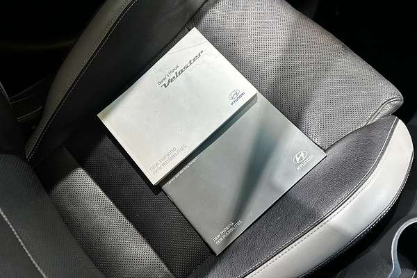 2016 Hyundai Veloster SR Turbo + FS4 Series II