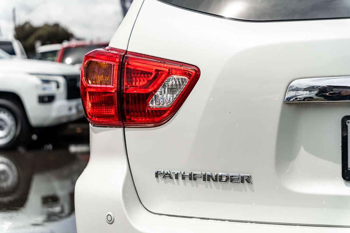 2018 Nissan Pathfinder ST R52 Series II