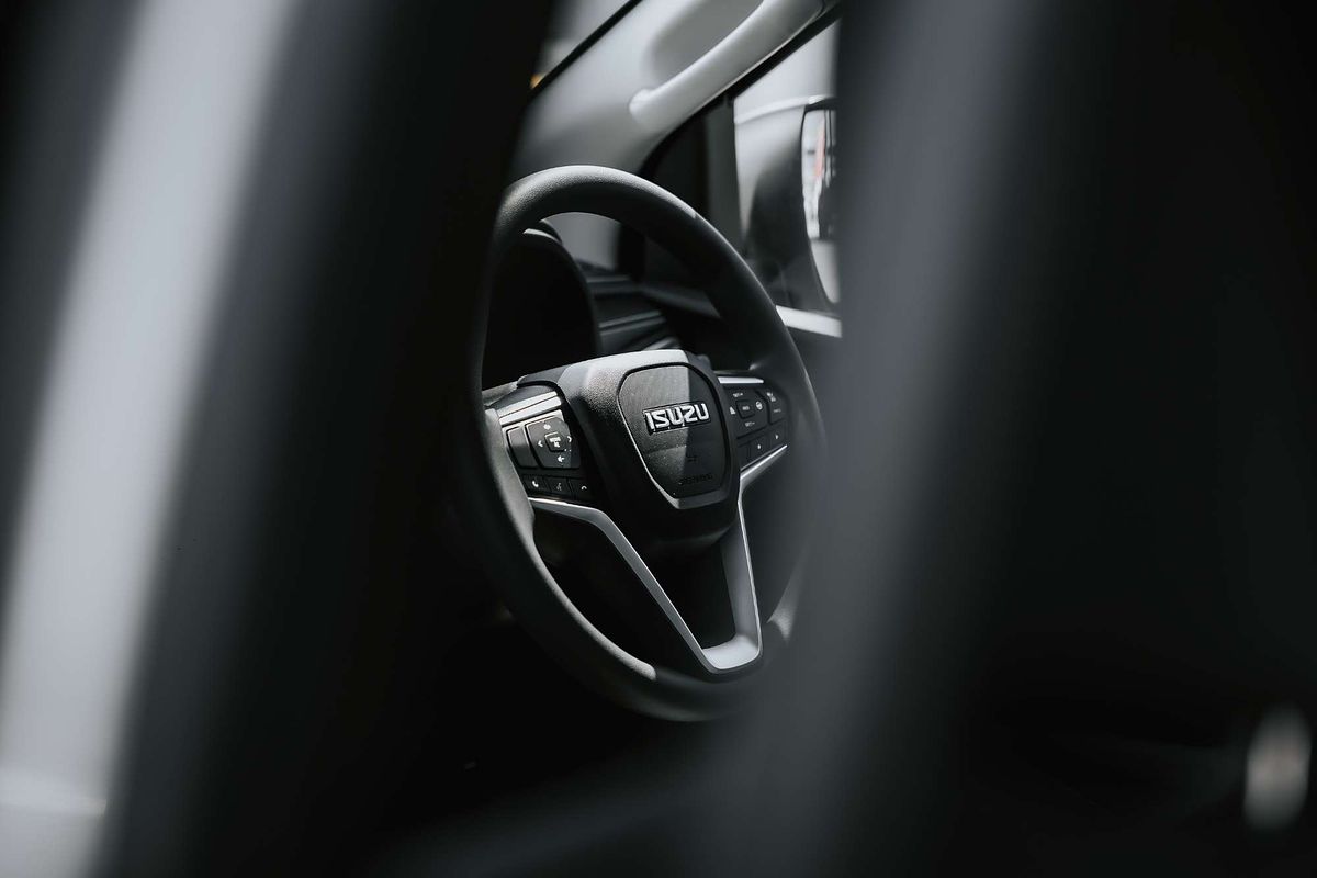 2025 Isuzu MU-X LS-M