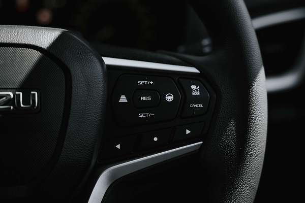 2025 Isuzu MU-X LS-M