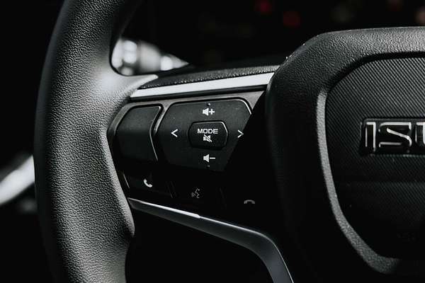 2025 Isuzu MU-X LS-M