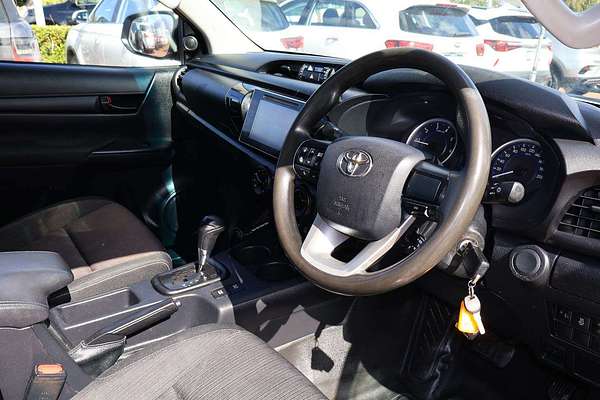 2017 Toyota Hilux SR GUN126R 4X4