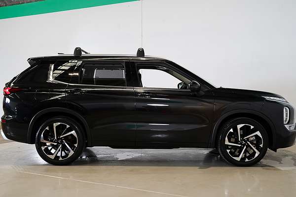 2023 Mitsubishi Outlander Exceed ZM