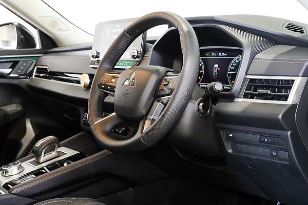 2023 Mitsubishi Outlander Exceed ZM