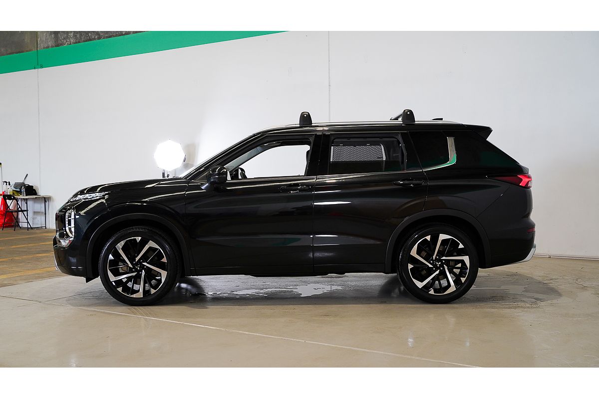2023 Mitsubishi Outlander Exceed ZM