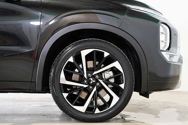 2023 Mitsubishi Outlander Exceed ZM