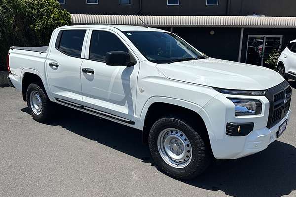 2024 Mitsubishi Triton GLX MV 4X4