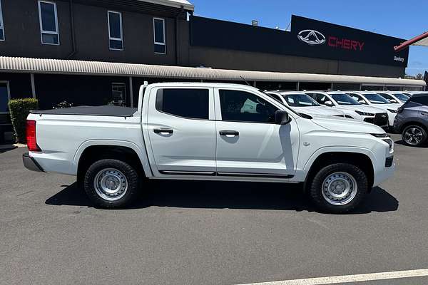 2024 Mitsubishi Triton GLX MV 4X4