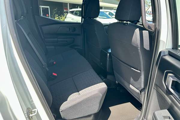 2024 Mitsubishi Triton GLX MV 4X4