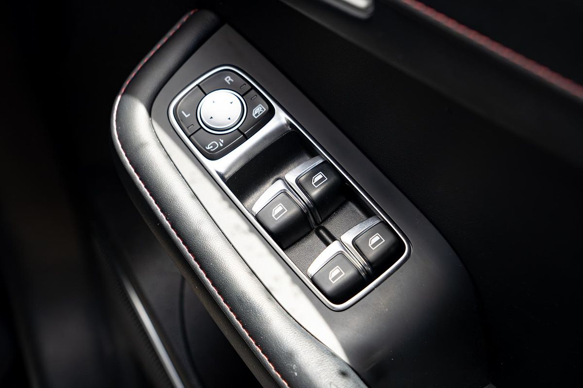 2022 MG HS Vibe SAS23