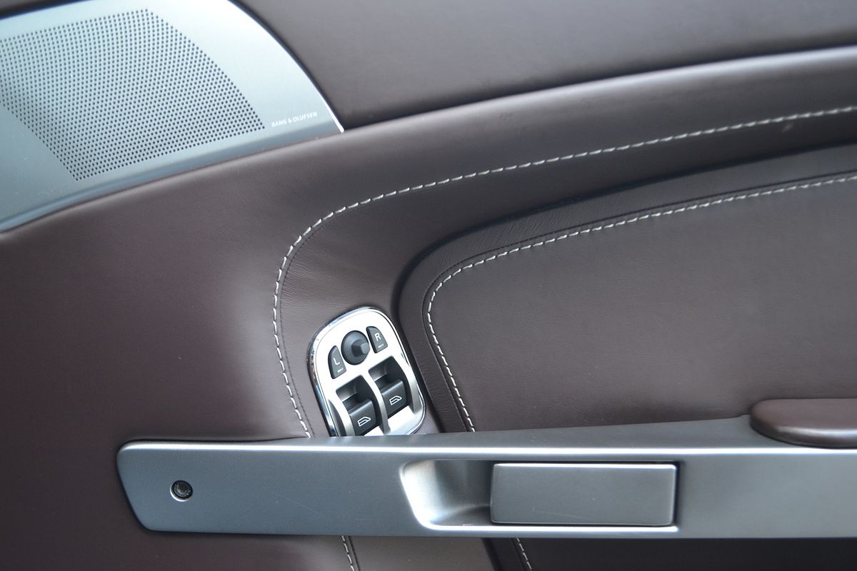 2010 Aston Martin V8 Vantage