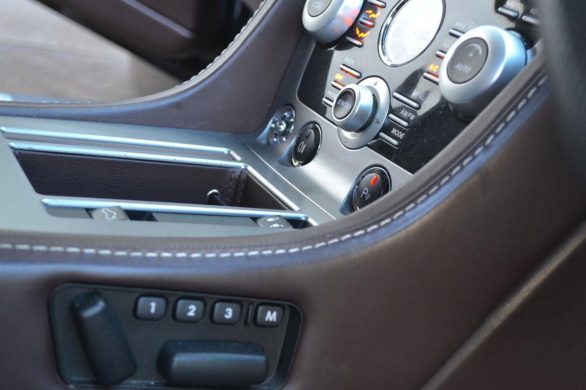 2010 Aston Martin V8 Vantage