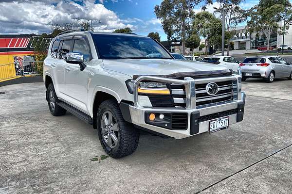 2021 Toyota Landcruiser Sahara FJA300R