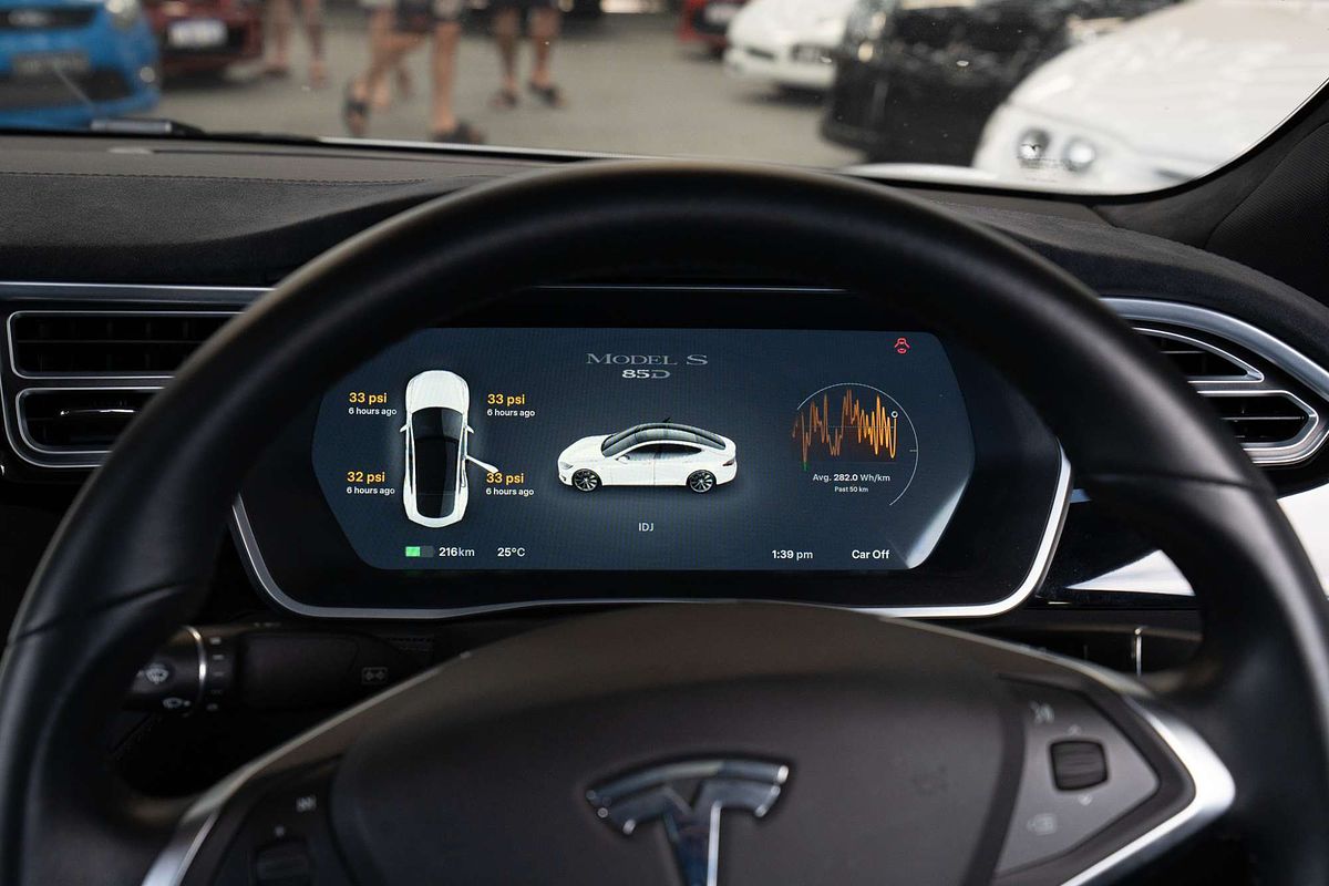 2015 Tesla Model S 85D