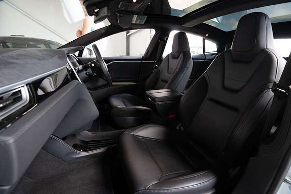 2015 Tesla Model S 85D