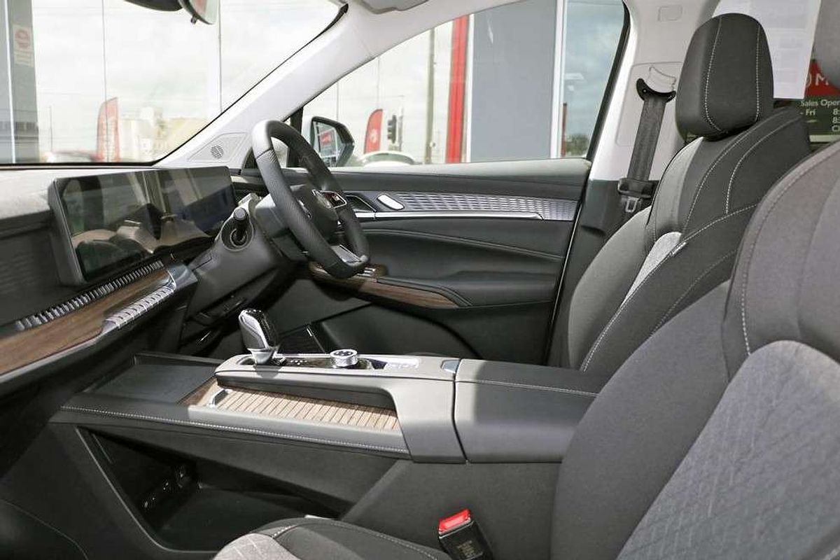 2025 MG QS Essence IS31