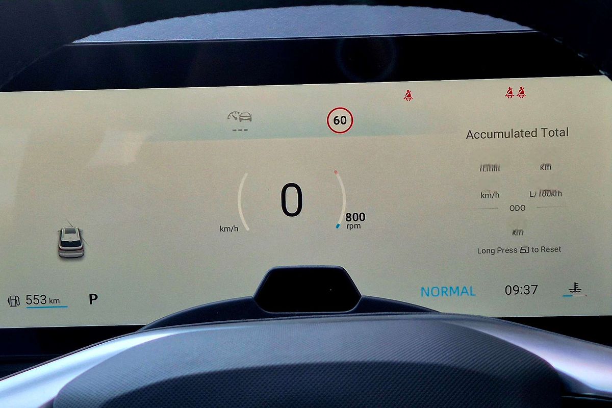 2025 MG QS Essence IS31